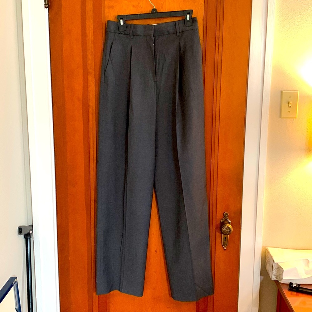 Theory!! High Waist Gray Pants.